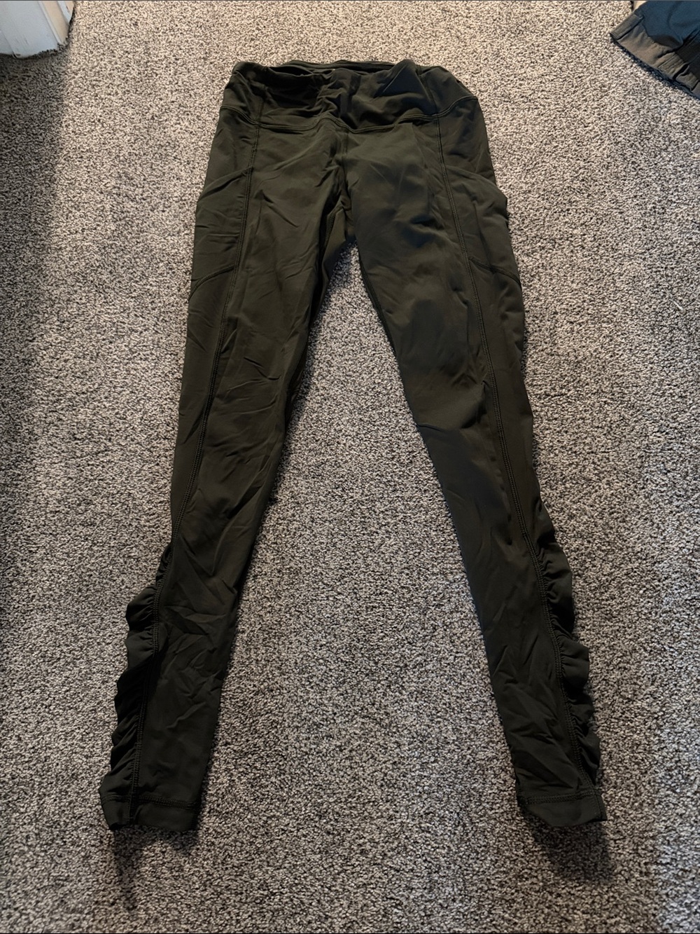 Lululemon Dark olive green Ruched Side, mesh back Leggings